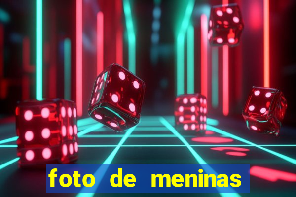 foto de meninas cacheadas no espelho